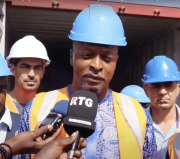 Visite des responsables de la Société des Eaux de Guinée sur le site logistique du Projet de Maintenance des équipements électromécaniques et hydromécaniques de Conakry